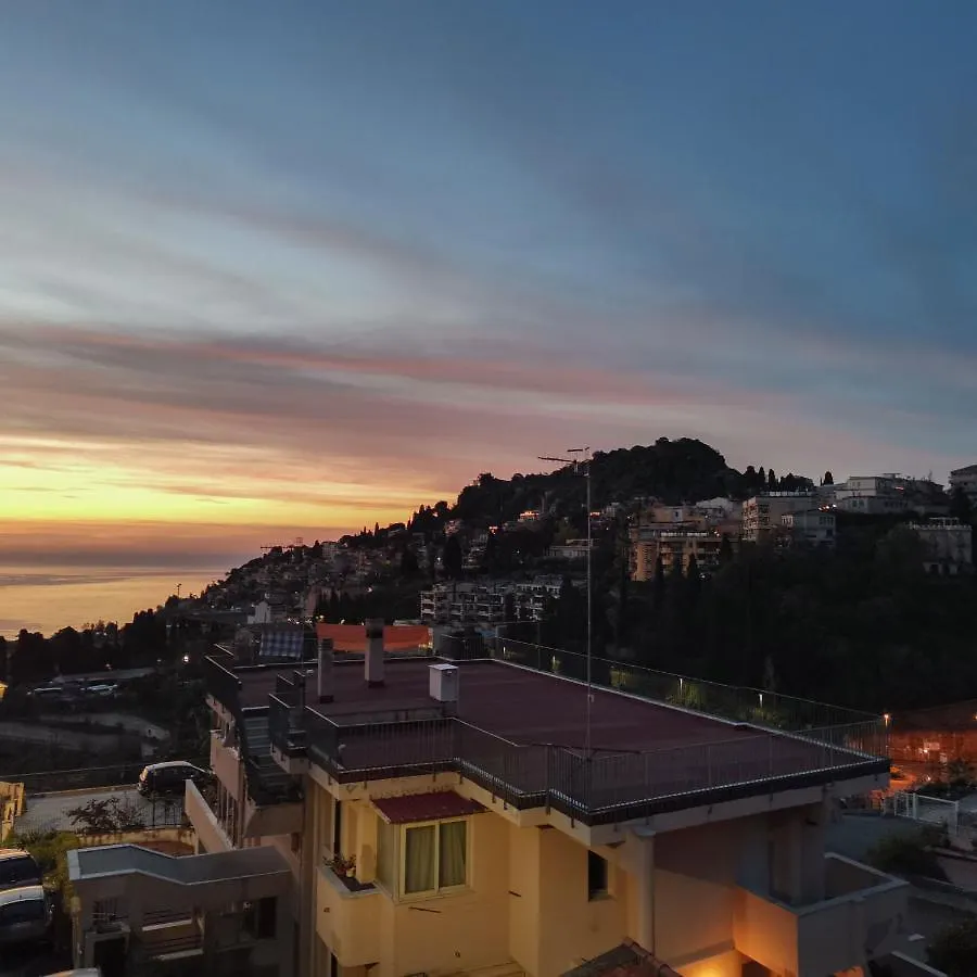 La Perla Daire Taormina 0*,  İtalya